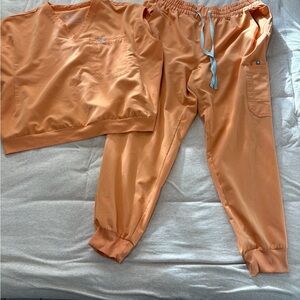 Figs rare shaka orange set